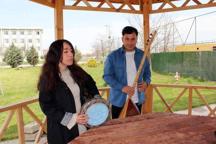 ‘BAZILARININ ENGELLİLERE MÜZİK KONUSUNDA ÖN YARGISI VAR’