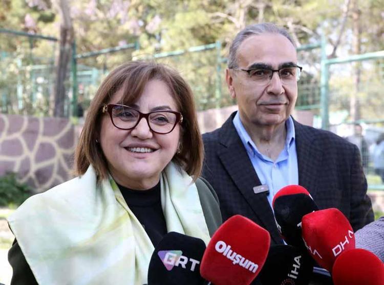 ‘İLK KEZ BİR ZÜRAFAMIZ TÜRKİYEDE DÜNYAYA GELDİ’