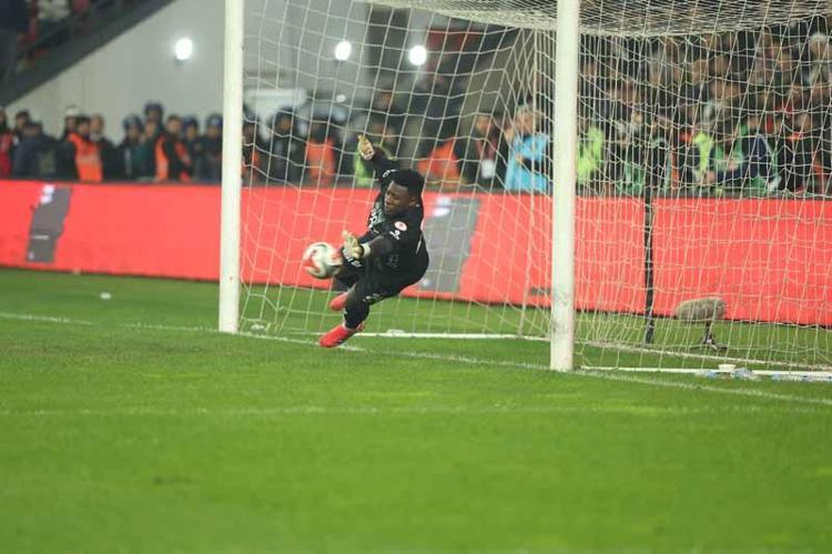 GECENİN EN ÇOK KONUŞULAN İSMİ OLDU