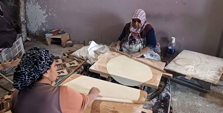 AYDA 6 BİN YUFKA EKMEK HAZIRLIYORUZ