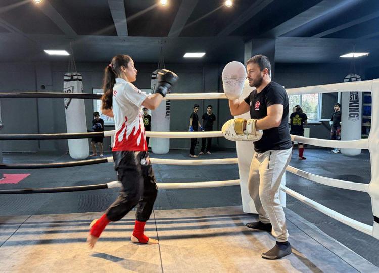 HEDEFİM, AVRUPA VE DÜNYADA İSTİKLAL MARŞIMIZI OKUTMAK