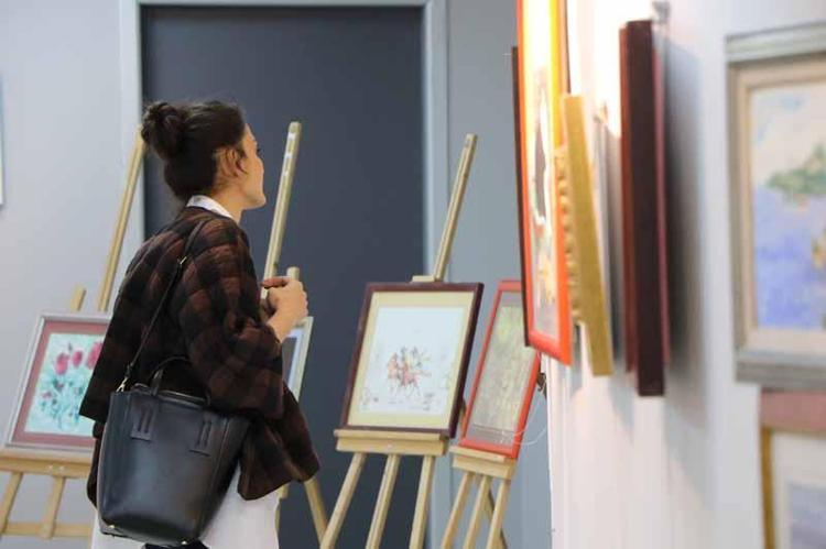 ‘KÖTÜ GÜNLERİMİ RESİM ÇİZEREK DEĞERLENDİRDİM’