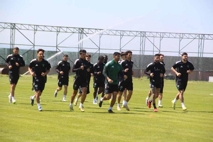 SELÇUK İNAN: LİGİN SON DÖNEMECİNDE ÇOK ZORLU MAÇLARA ÇIKIYORUZ