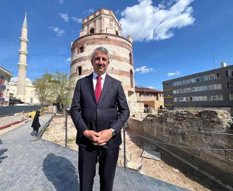 GALATA KULESİ’NDEN ESKİ BİR TARİHİ VAR