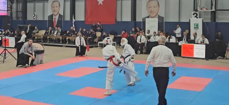 KENDİ SINIRLARINI ZORLAMAKTAN KORKMADI