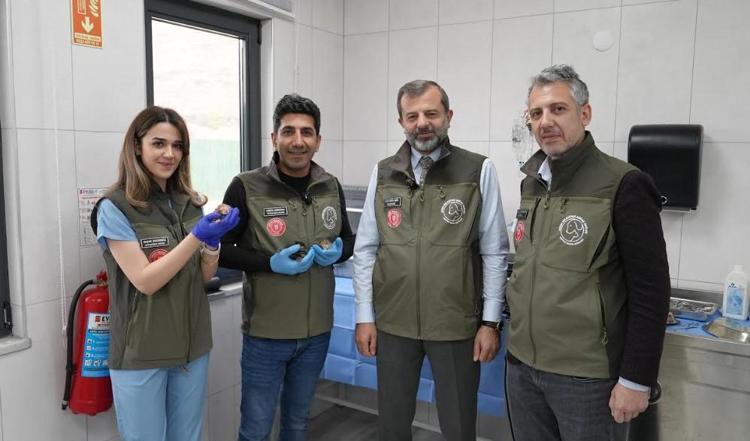 ‘ANNE KEDİNİN MERHAMETİ BİZLERE MUTLULUK VERİYOR’
