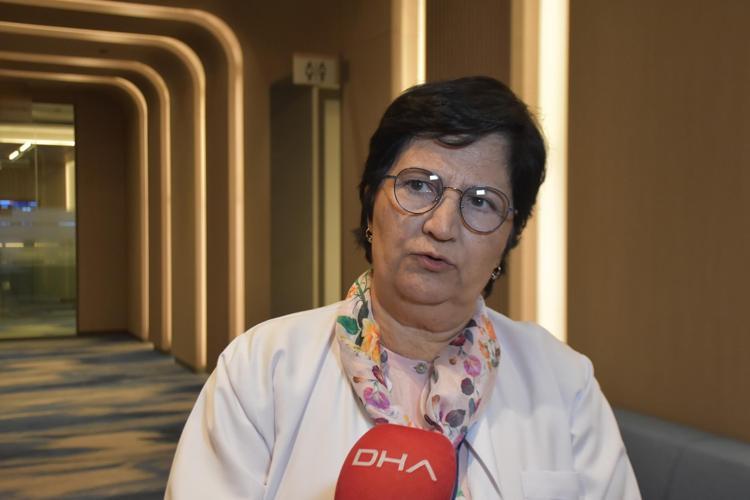 DOKTORU: BİR MADALYASINI BANA GETİRDİ