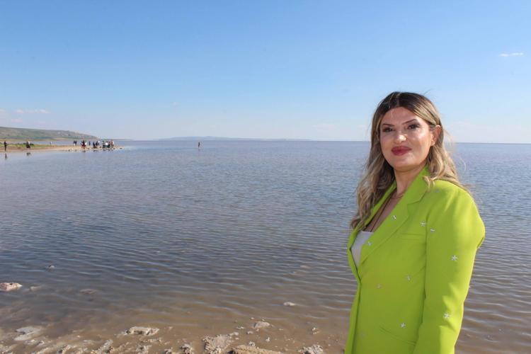 YÜZLERCE KUŞ TÜRÜNE EV SAHİPLİĞİ YAPIYOR