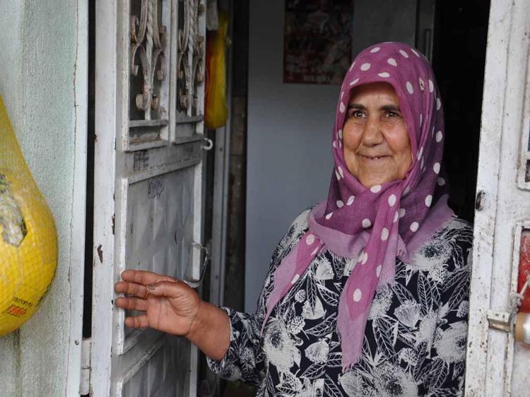 TURİSTLER FOTOĞRAF ÇEKİYOR