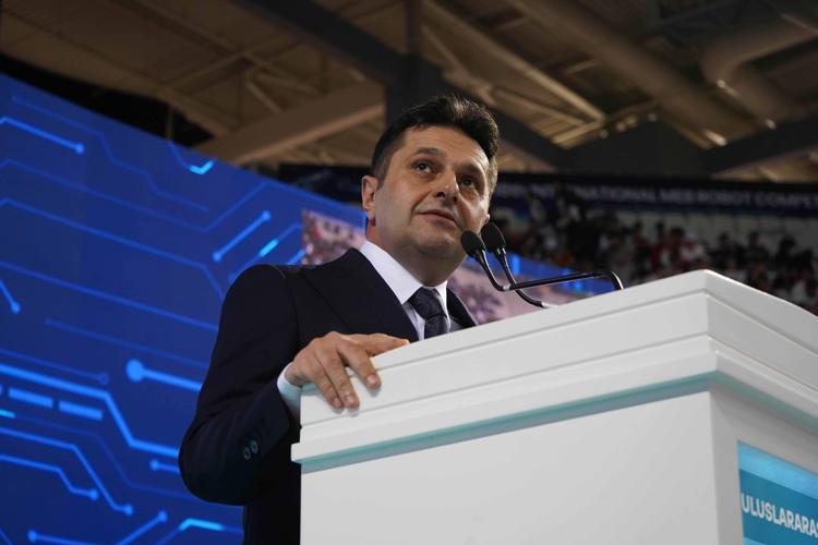 İZLEYEN DEĞİL YÖN VEREN NESİL
