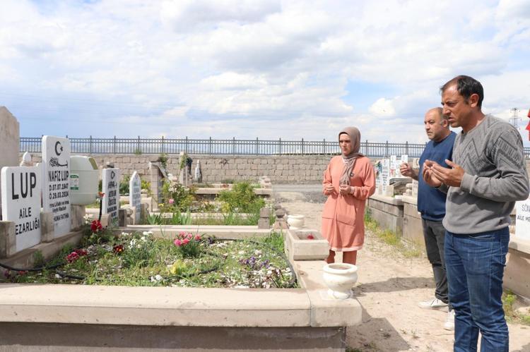 ‘BENİM ENGELLİ KARDEŞİM SİZE NE YAPTI’