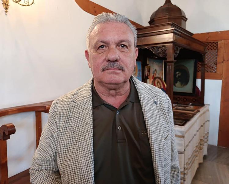 KİLİSEMİZİ AYİNLERE KAPATIYORUZ