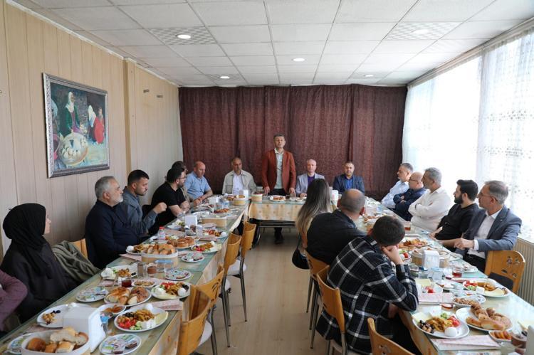 HERKES ELİNİ TAŞININ ALTINA KOYMALIDIR