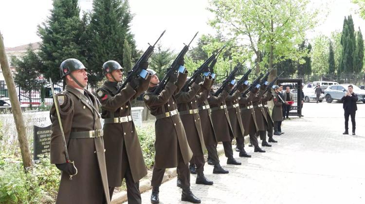 İSTANBULDA DEFNEDİLDİ