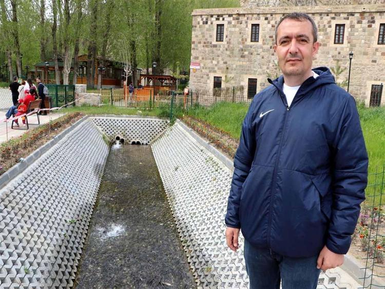 ‘TARİHİ ANLARA ŞAHİTLİK EDİYORUZ’