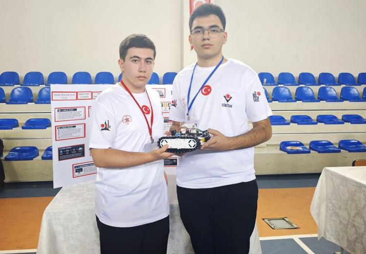 ‘3D YAZICI TEKNOLOJİSİYLE AKILLI TANK ROBOTU’