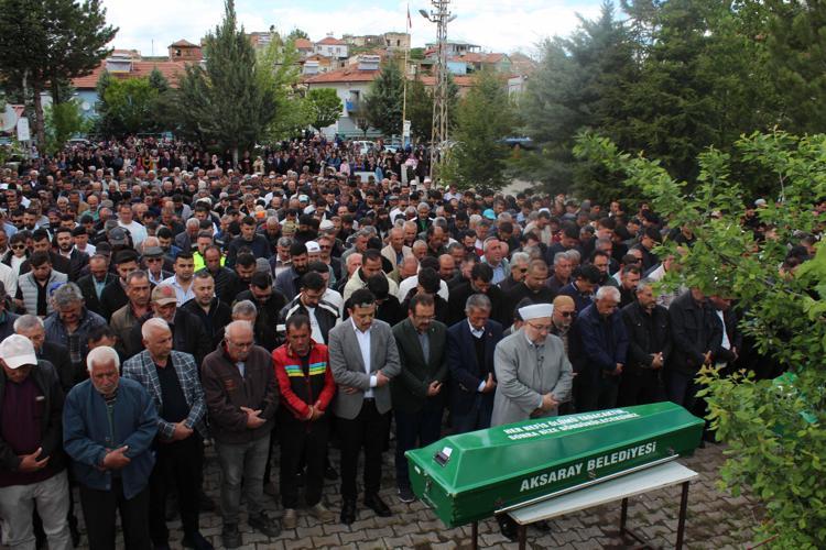 CENAZELER TOPRAĞA VERİLDİ