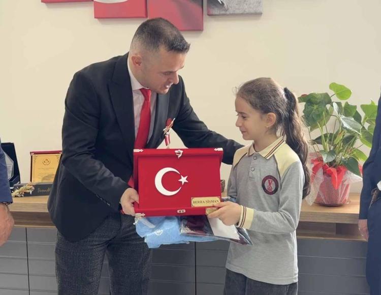 ‘EN ÇOK TÜRK BAYRAĞINI BEĞENDİM’