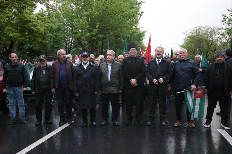 ‘ÇERKESLER DİLLERİNİ VE KÜLTÜRLERİNİ KAYBETME TEHDİDİ İLE KARŞI KARŞIYADIR’