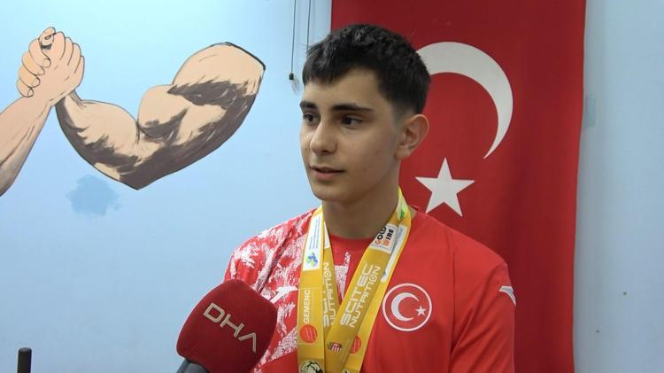 HEDEFİM 2 KOLDA DA DÜNYA BİRİNCİSİ OLMAK