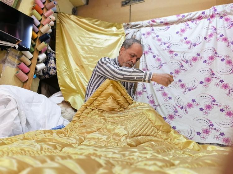 ‘KRALİÇENİN YORGANINI 3 KİŞİ DİKTİK’