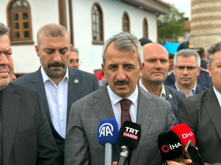 HEM CAMİ HEM DE ÇEVRE DÜZENLEMESİ YAPILDI