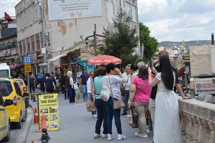 ‘BÜTÜN ORTA DOĞUDA MARDİNDE ÇEKİLEN DİZİLER DUBLAJLI YAYINLANIYOR’