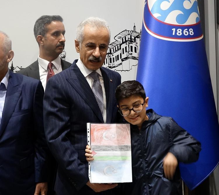 ‘ÜLKEDE BAYRAM HUZURU’