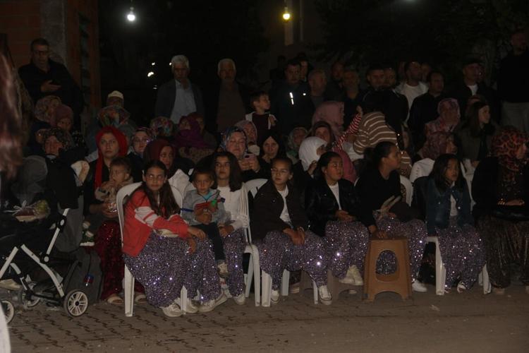 MAKSAT, BAYRAMI BAYRAMCA YAŞAMAK