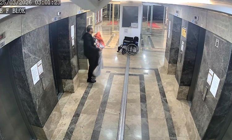 APARTMAN GİRİŞİNDE TARTIŞMIŞLAR