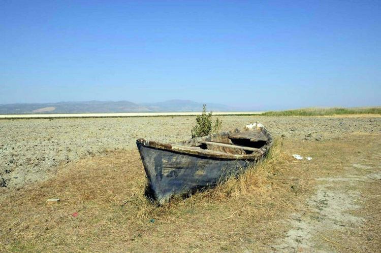 BARAJDAN GÖLE SU AKTARILDI