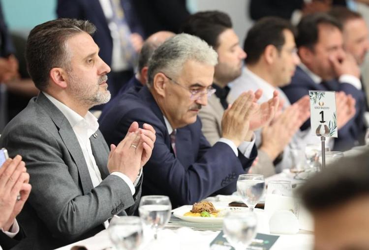 ‘BURSASPOR’UN YANINDA OLMAYA DEVAM EDECEĞİZ’