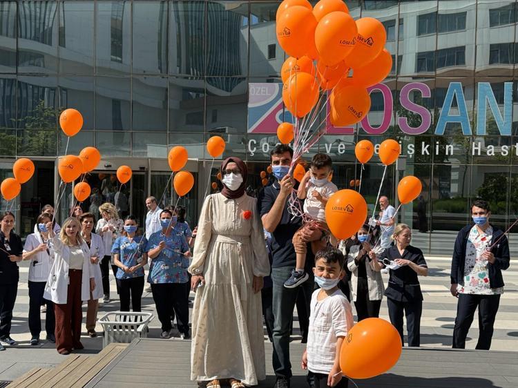 İNSAN SEVDİĞİ İÇİN ELİNDEN GELENİ YAPMAK İSTİYOR