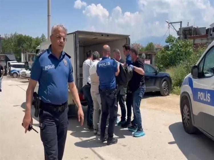 ‘MUTFAKTAN EKMEK BIÇAĞINI ALDIM’