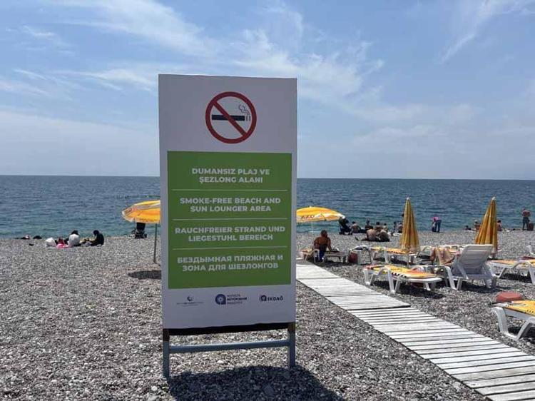 ‘İZMARİTLER SÜNGER OLDUĞU İÇİN DENİZE DE ÇOK ZARARLI’