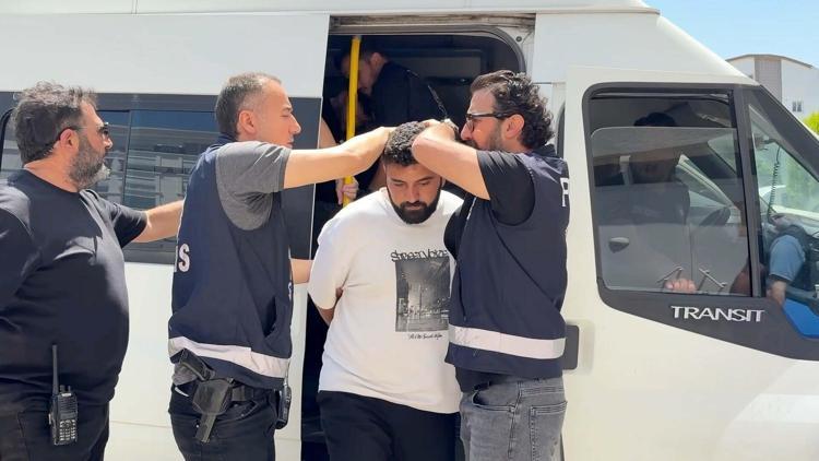 KAÇMA HAZIRLIĞI YAPIYORMUŞ