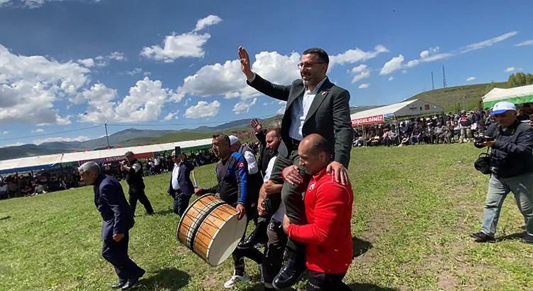 MİLLETVEKİLİ MEYDAN AĞASI SEÇİLDİ