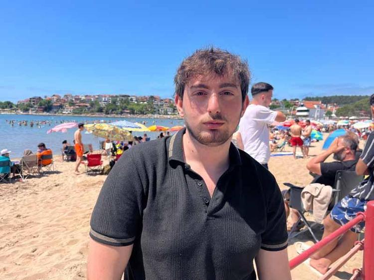 ‘ARABALARI PARK EDEMİYORUZ, OTURACAK YER KALMIYOR’