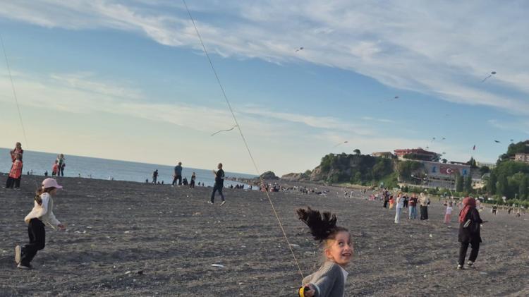 ‘RENKLENDİRDİK, ŞENLENDİRDİK BURAYI’