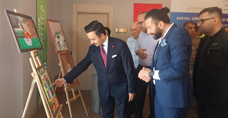 SANATA GÖNÜL VEREN GENÇLERİ DESTEKLİYORUZ