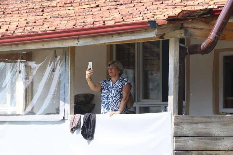 EŞİME ULAŞAMAYINCA SOKAKLARDA ARIYORUM