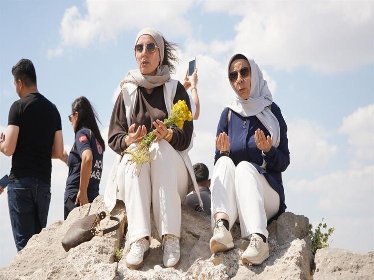 ‘ŞEHİTSİZ VE GAZİSİZ BİR TÜRKİYE DİLİYORUZ’