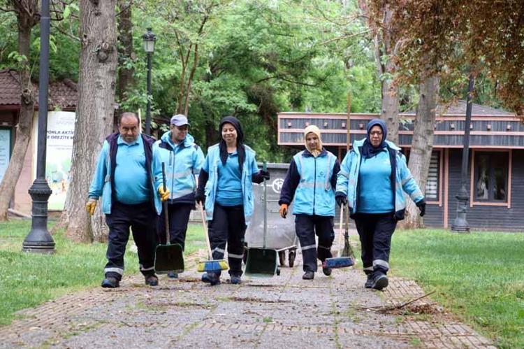 ‘İNSANLARIN ALGISINI YIKIYORUZ’