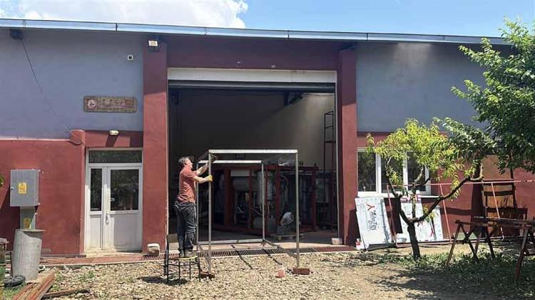DÖRT KITAYA İHRAÇ EDİYORUZ