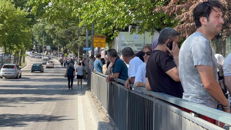 MASA KURUP, ÇOCUKLARINI BEKLEDİLER