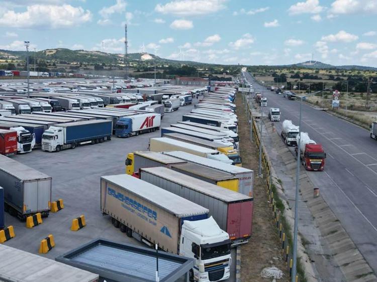 ‘YEME İÇME PROBLEMLERİMİZ OLUYOR’