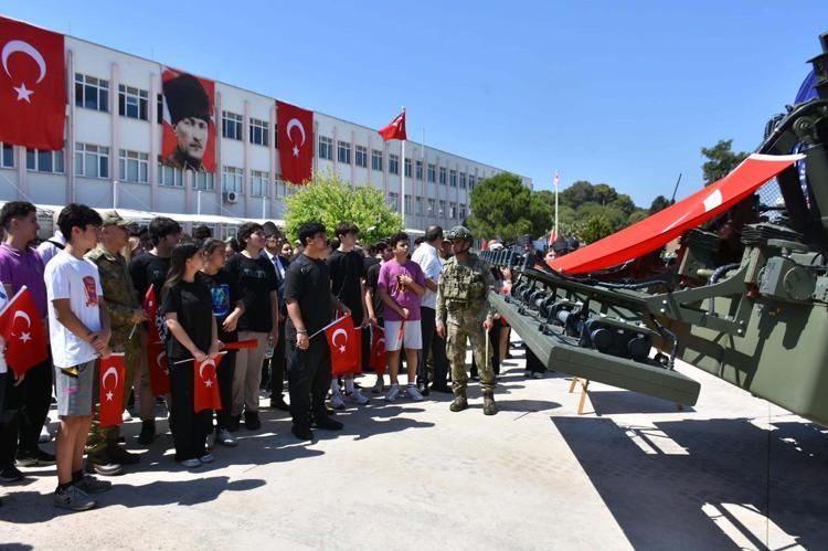İSTİHKAM TEÇHİZATI SERGİLENDİ
