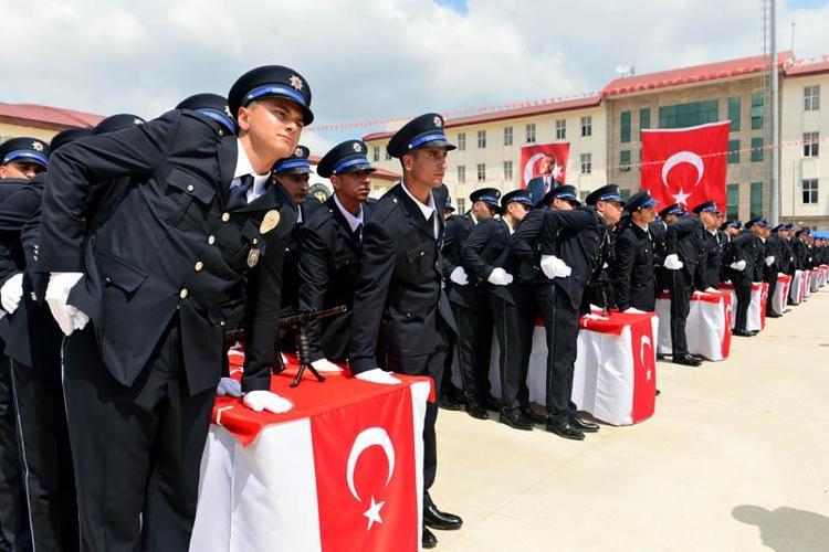 MEZUNİYETTE ÇİFTE MUTLULUK