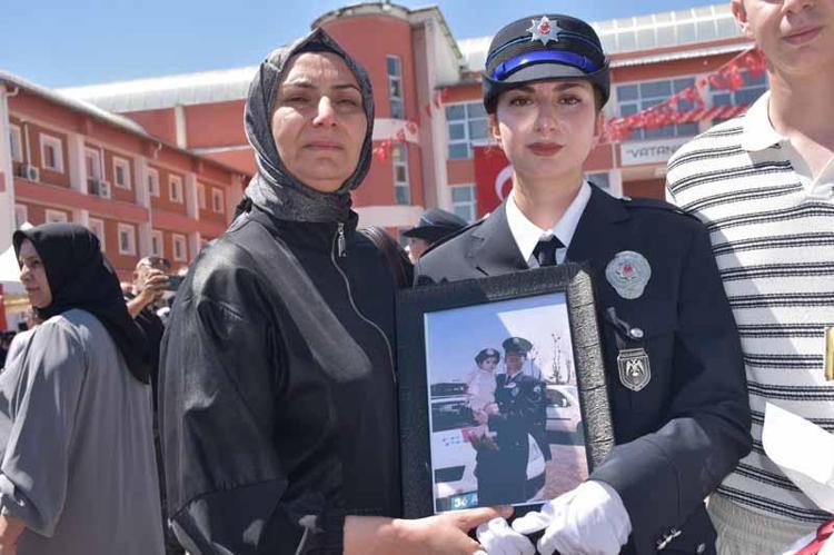 ‘GURURLA BU ÜNİFORMAYI GİYECEĞİM’