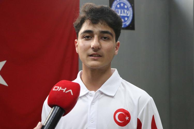‘BAYRAĞIMIZI EN GÜZEL ŞEKİLDE DALGALANDIRMAK İSTİYORUM’